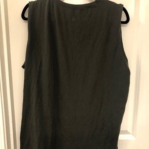 Lululemon muscle tee